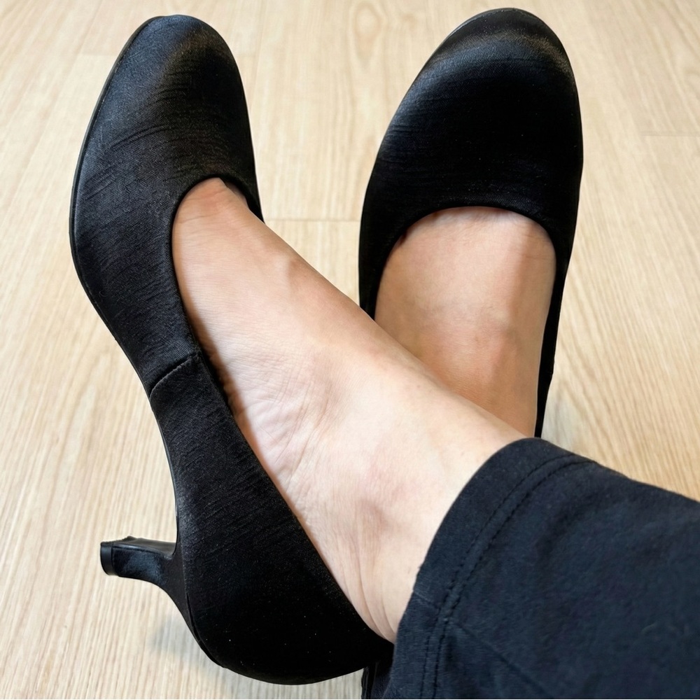 NWOT Jellypop Black Satin Comfort Cushion Pumps Sz 9 New Career Office Work Heel
